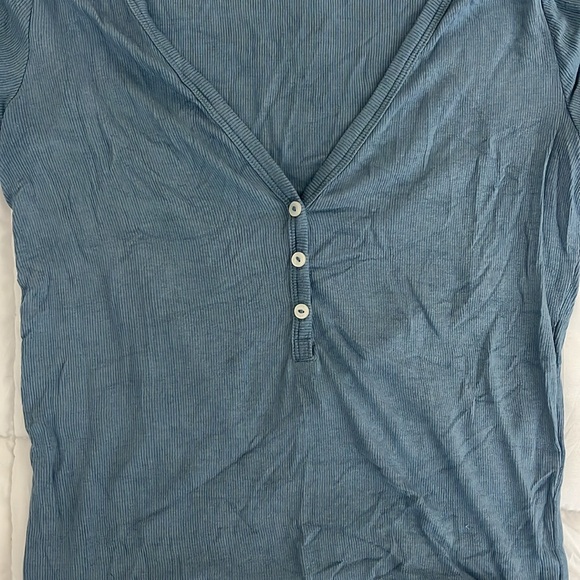 Long sleeve Henly ribbed button front top shirt - Picture 3 of 5